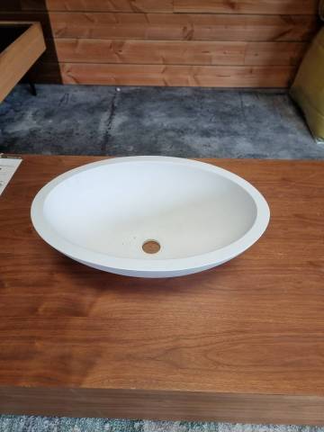 Vasque Solid Surface Oval 