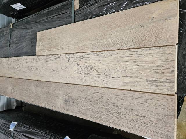 Lots parquets : CLASSIC BARN CABERNET
