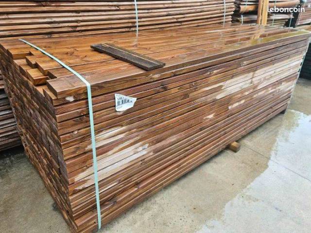 Chevron en pin trait marron 36 mm