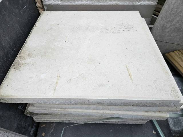 Dalle béton 50x50 clair