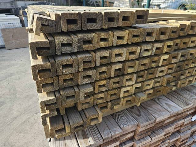 Corni�re d'angle en Pin Classe 4 vert