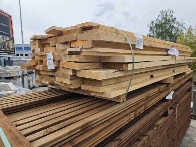 madriers et planches 32 toutes largeurs/ 2m50 en pin naturel 