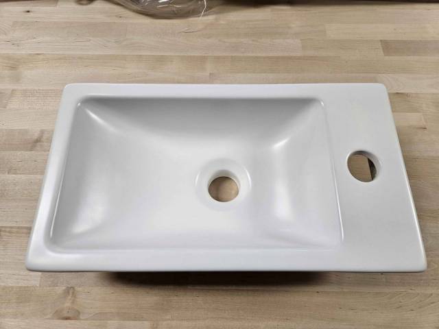 Vasque c�ramique pour lave-mains E-8083