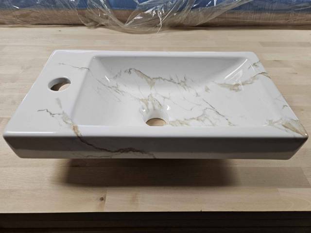 Vasque c�ramique pour lave-mains E-8083MB