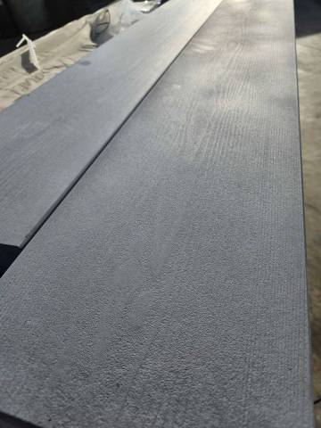 Dallage traverse b�ton aspect bois coloris gris basalte 